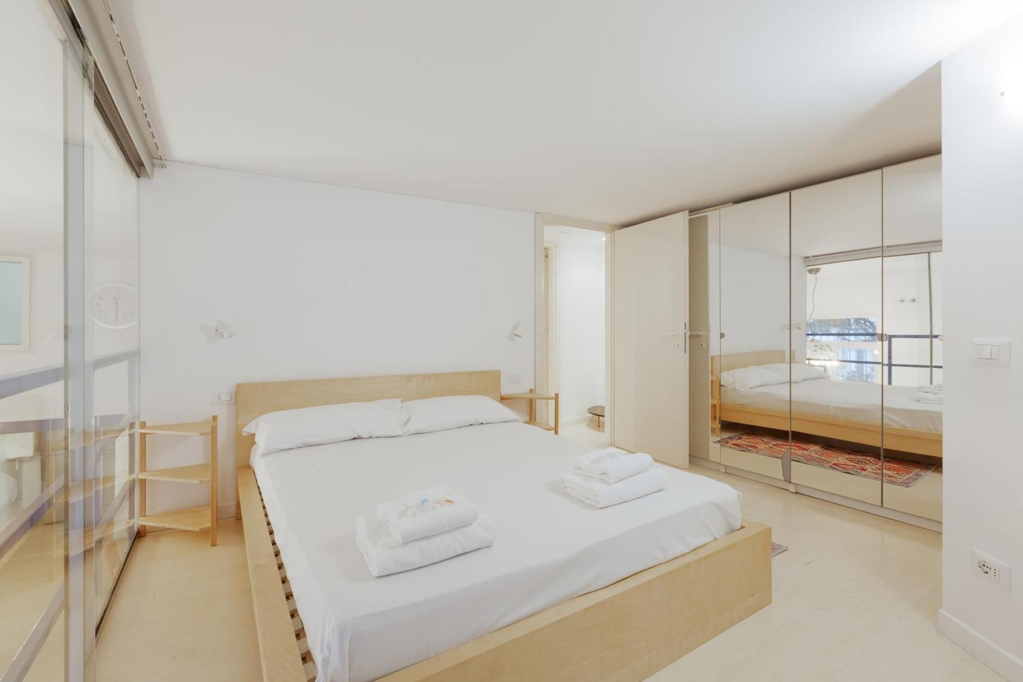Sant'Agostino - Charming Retreat 210M From M2 Appartement Milaan Buitenkant foto