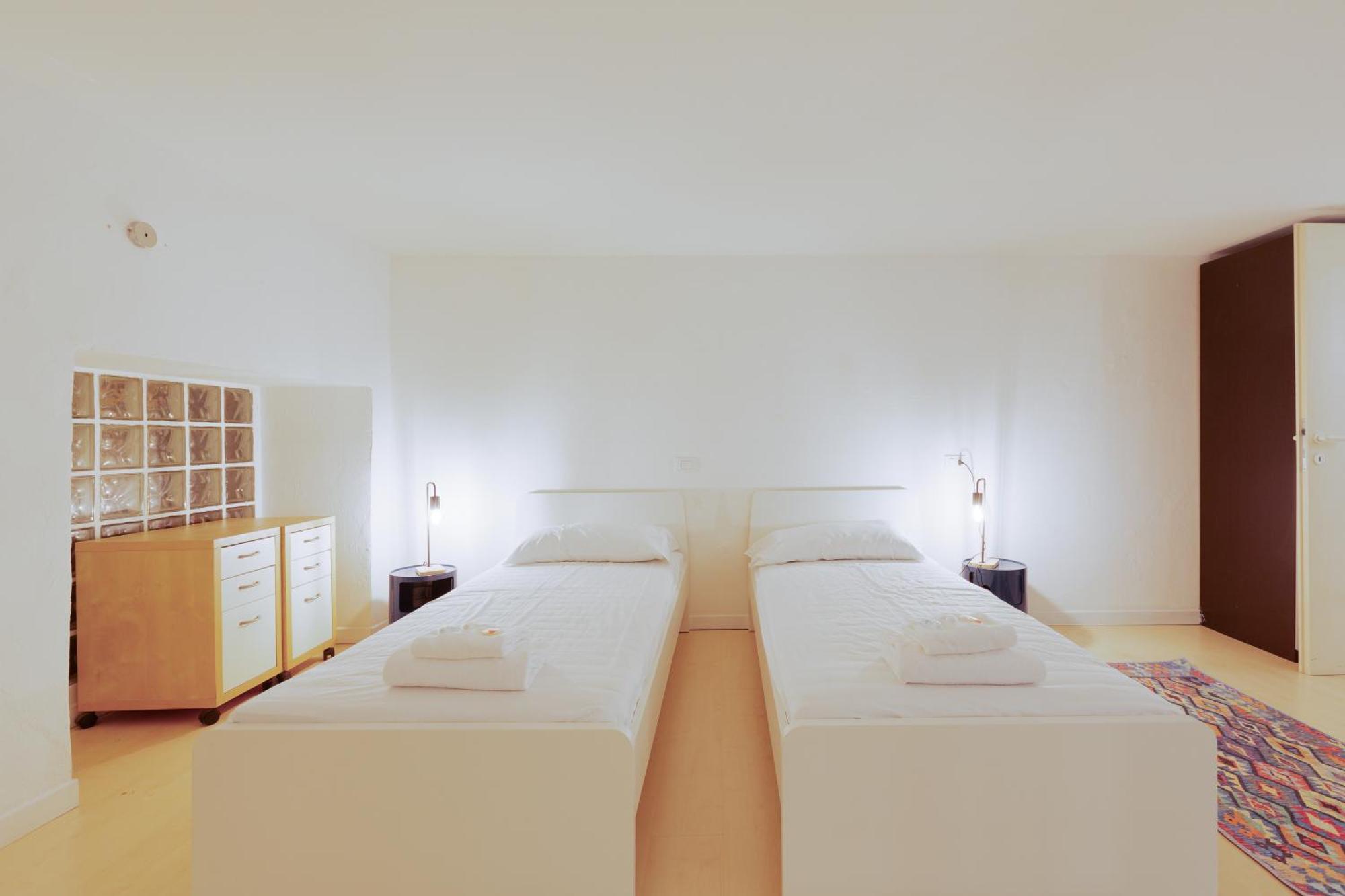 Sant'Agostino - Charming Retreat 210M From M2 Appartement Milaan Buitenkant foto